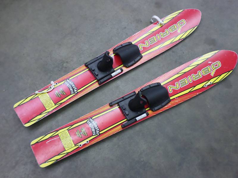 lot 38 image: Set Of OBrien Wakestar Trainer Wat...