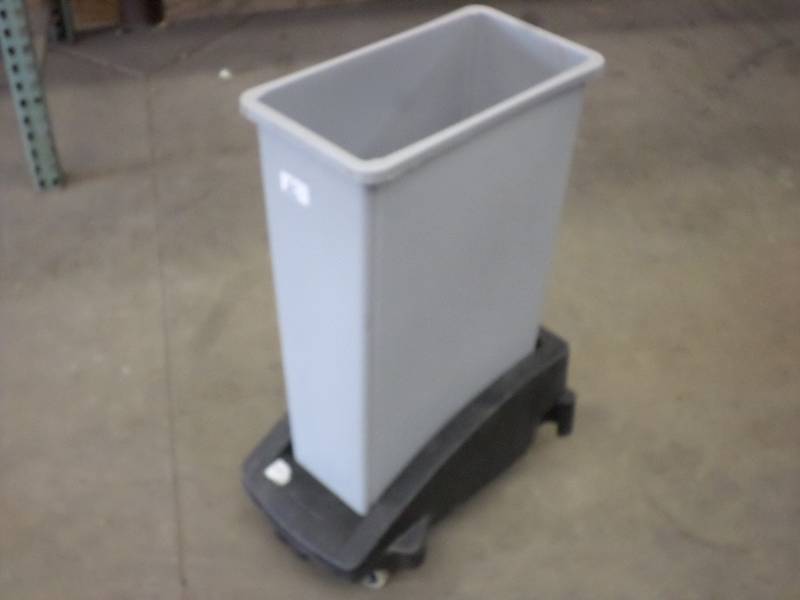 lot 61 image: Garbage Bin With Rubbermaid Rolling...