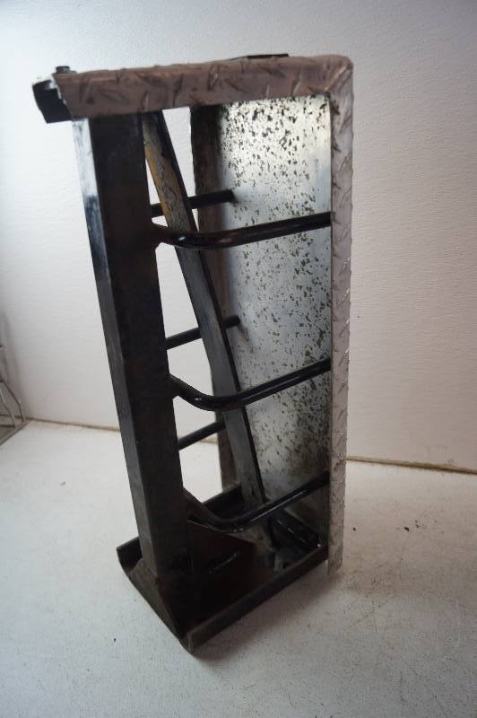 Chain Holder