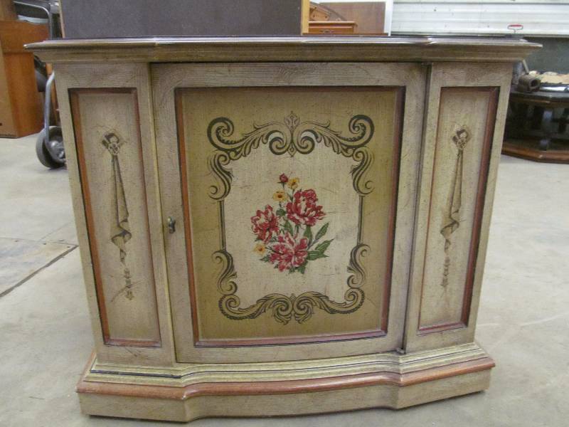 lot 176 image: Vintage Home Stereo