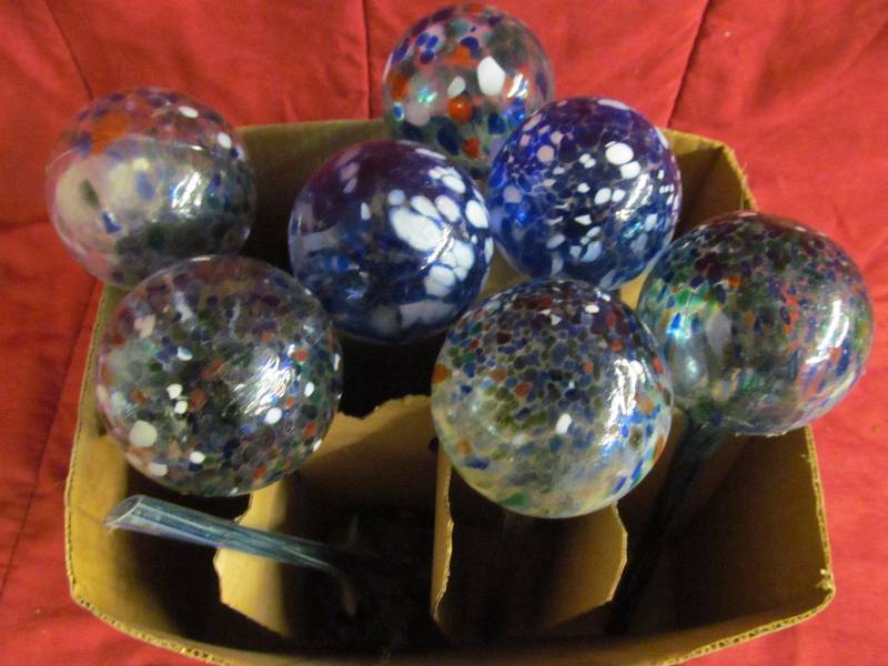lot 192 image: Water globes