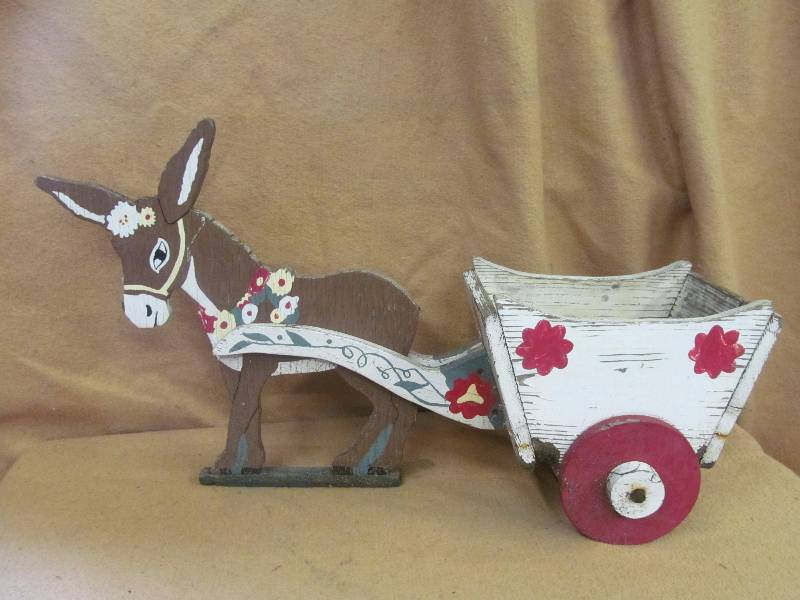 lot 2 image: Planter