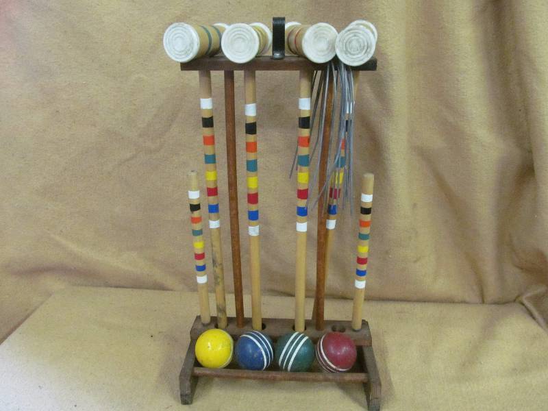 lot 3 image: Croquet Set