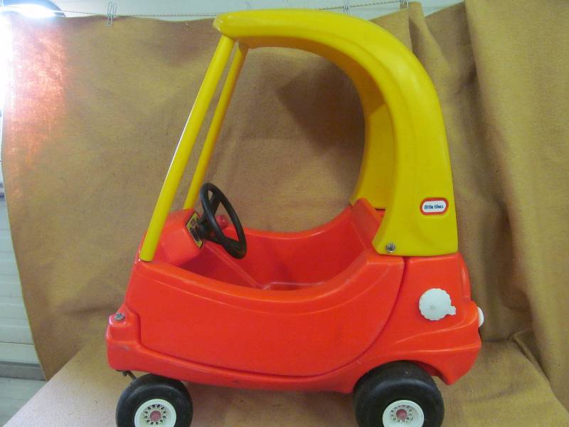 lot 7 image: Little Tikes