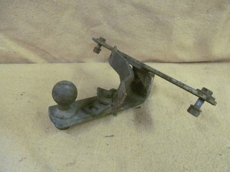 lot 9 image: Old Hitch