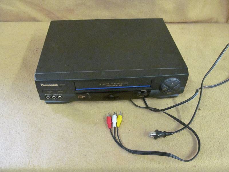 lot 10 image: VHS Player