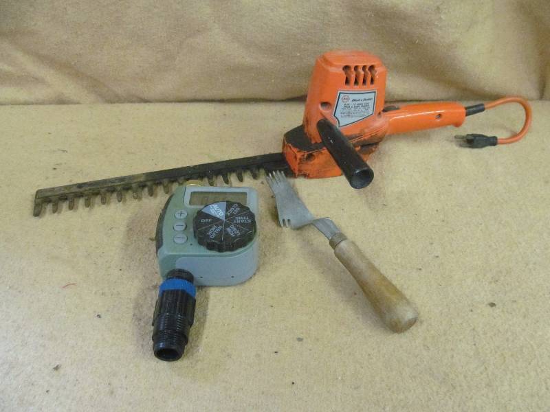lot 18 image: Tools