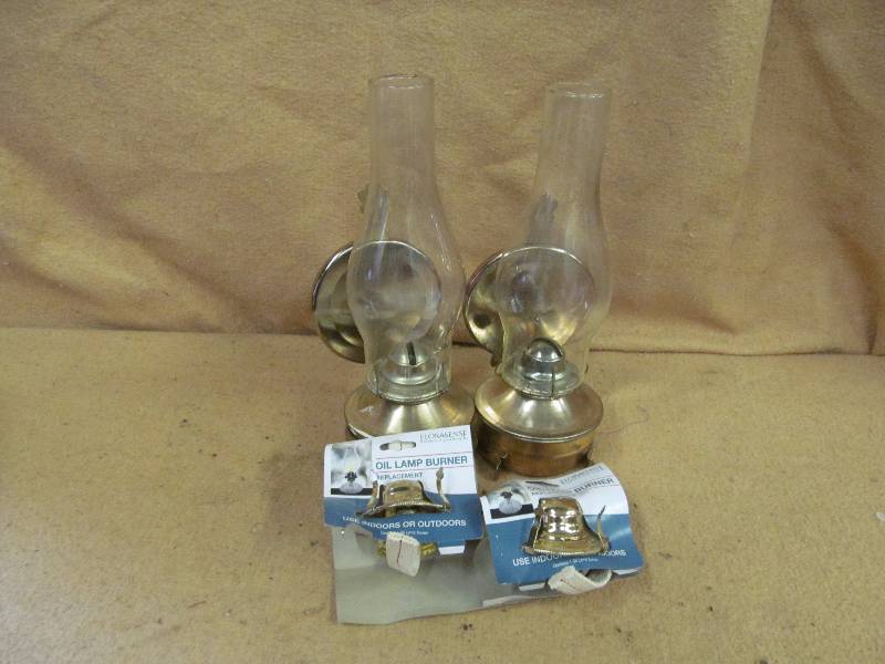 lot 27 image: Lanterns