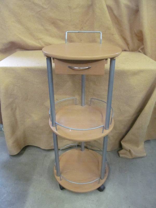 lot 41 image: Shelf