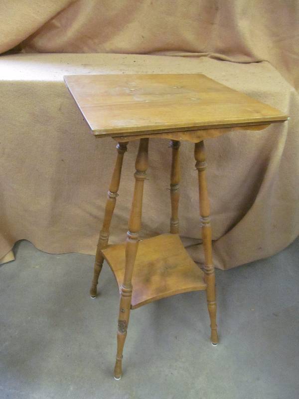 lot 48 image: Vintage hall table