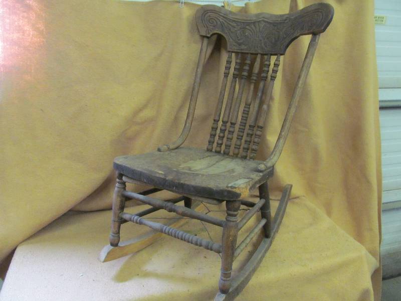 lot 49 image: Vintage Rocking chair