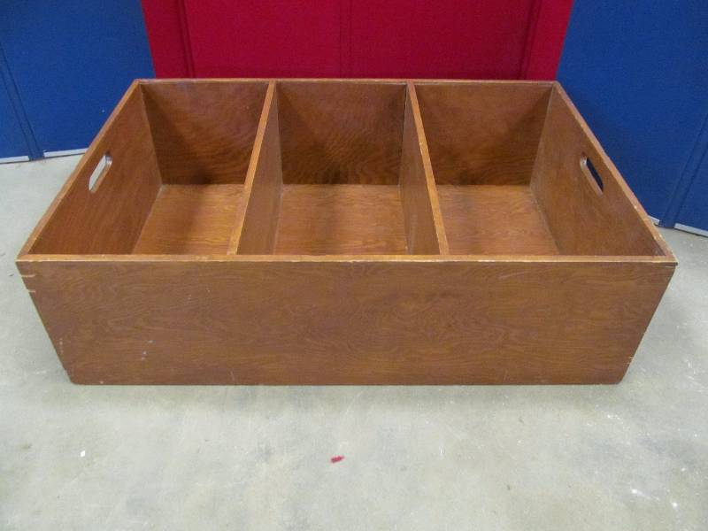 lot 73 image: Storage box