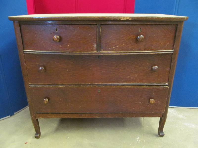 lot 79 image: Vintage Dresser