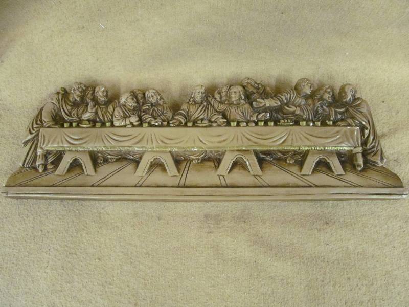 lot 81 image: Vintage dcor