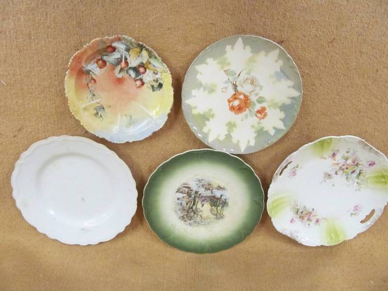 lot 87 image: Vintage Plates