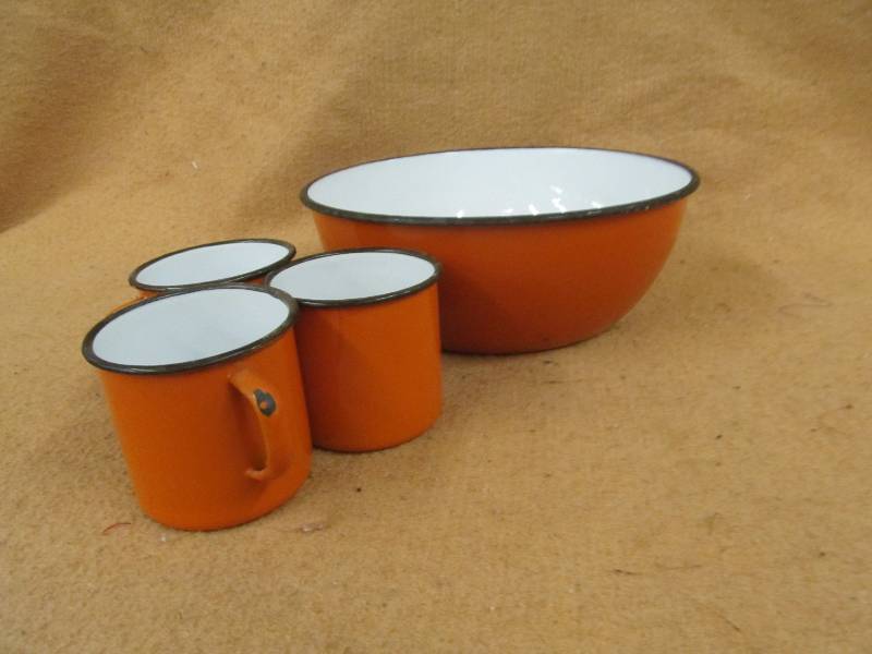 lot 93 image: Vintage Bowl