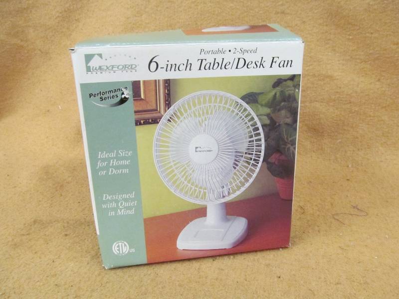 lot 98 image: Desk fan