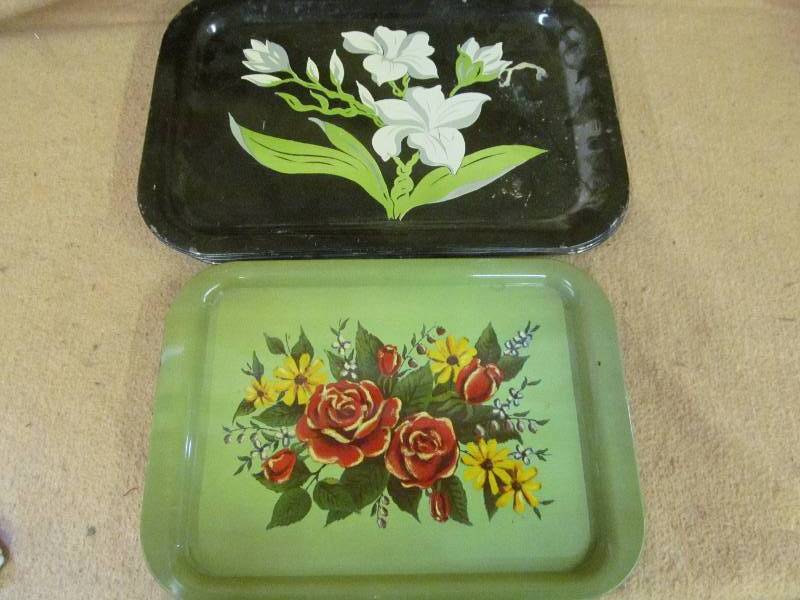 lot 130 image: Trays