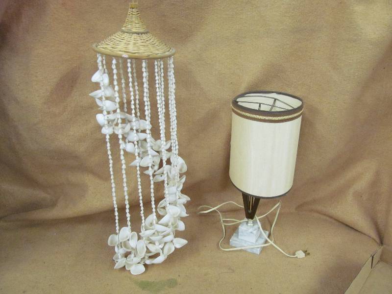 lot 135 image: Lamp