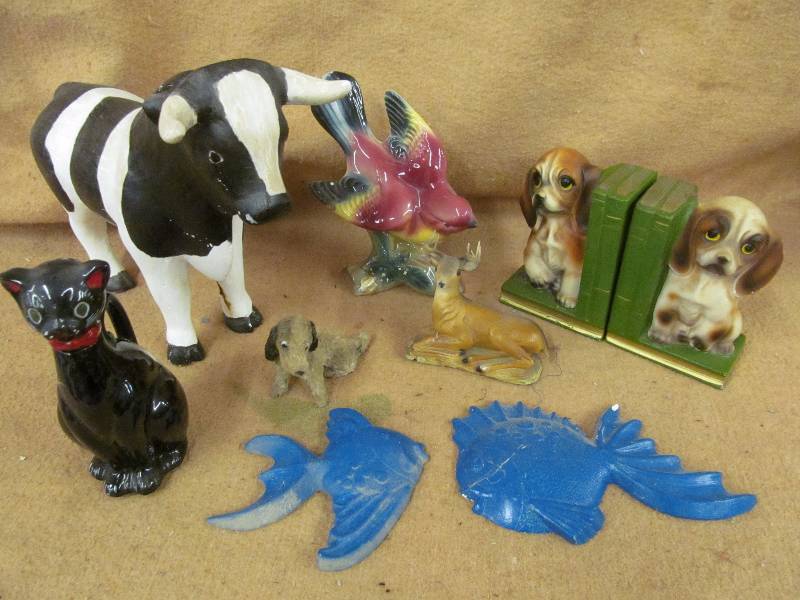 lot 144 image: Figurines