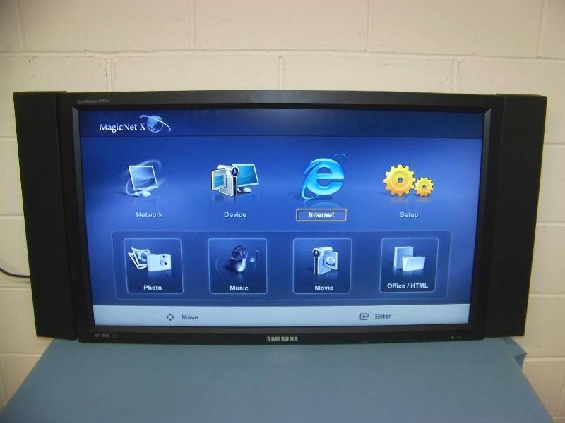 lot 1 image: 40, Samsung, LCD, Flat Panel Display  Monitor with External Speakers and Remote Control