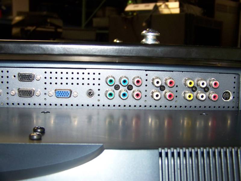 lot 2 image: 42, LG, Flatron, Widescreen, LCD Monitor  Display with Remote Control