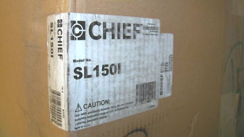 lot 32 image: Chief Manufacturing, SMART-LIFT, ElectricAutomated Ceiling Lift for Projectors - BRAND NEW