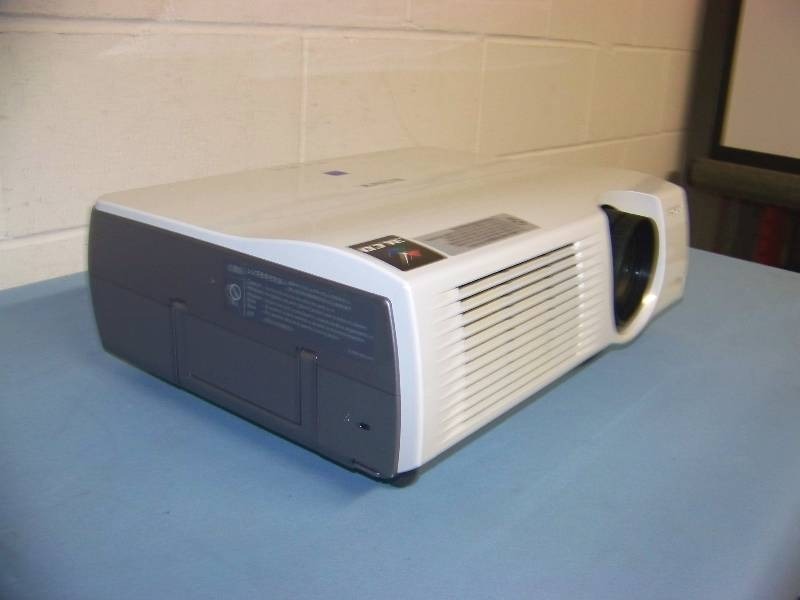 lot 8 image: Sony, VPL-PX41, LCD Projector