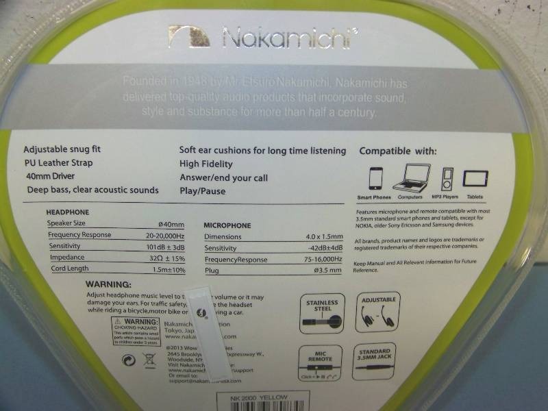 lot 102 image: Nakamichi, Padded Headphones with Microphone - BRAND NEW