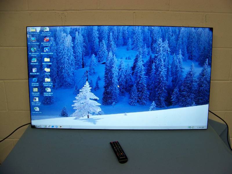 lot 3 image: 46, Samsung, Professional, LED Display  Monitor with Remote Control