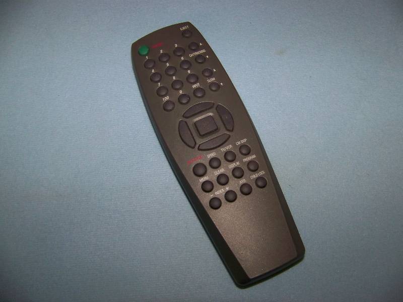 lot 97 image: Daewoo, VCR with Remote Control