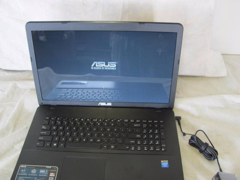 ASUS 17.3 8GB Windows 8.1 Laptop