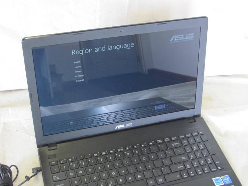 ASUS 15.6 4GB Windows 8.1 Laptop