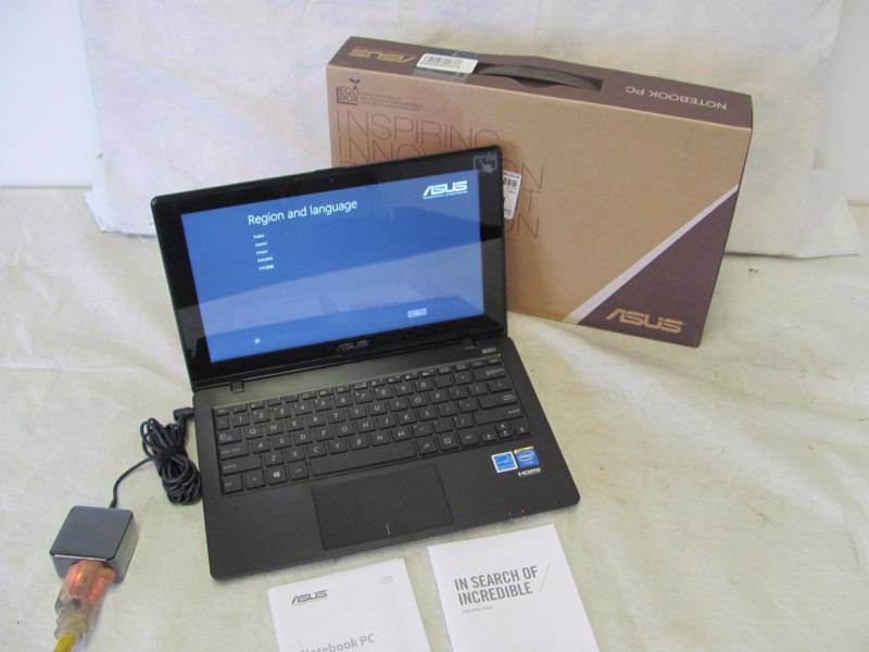 ASUS 11.6 Touch Screen Windows 8.1 Red Laptop