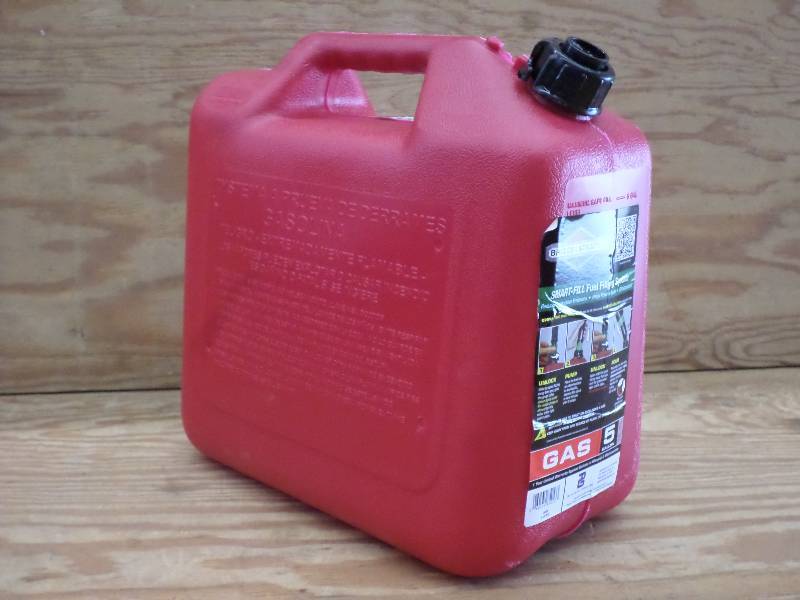 New Briggs & Stratton 5-Gallon Gaso...