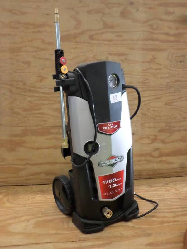 New Briggs & Stratton 1700PSI Elect...