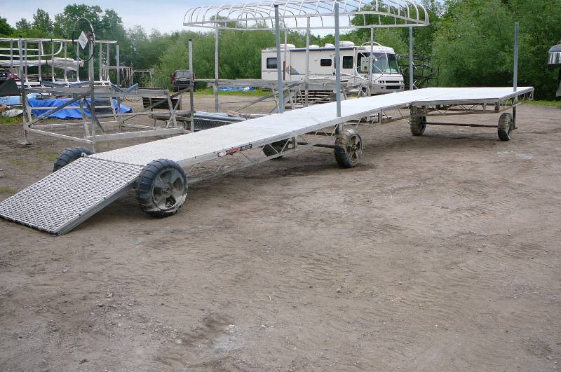lot 42 image: Roll in Dock
