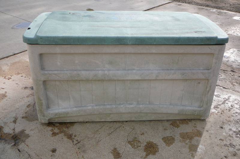 lot 43 image: Large Deck Box Suncast