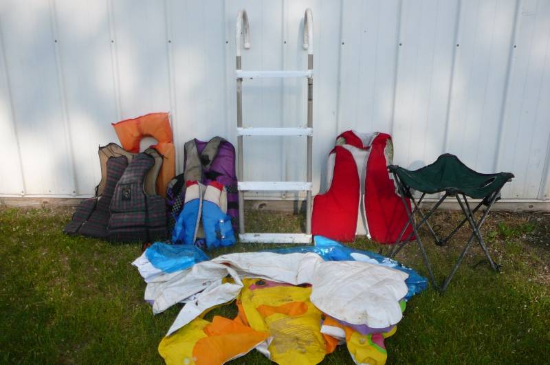 lot 46 image: Lot of Life Jackets