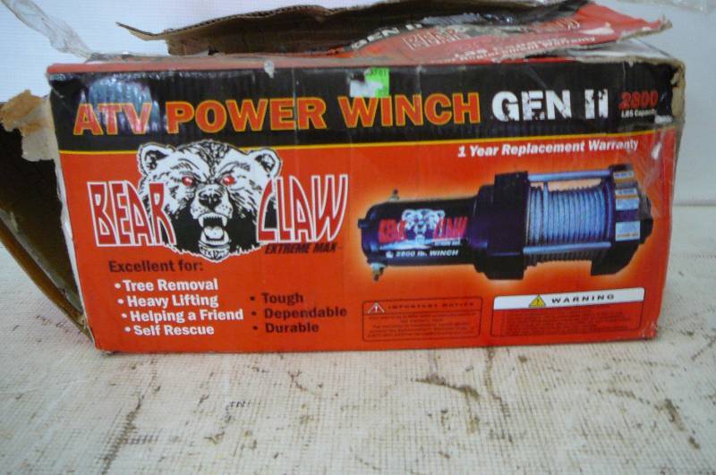 lot 8 image: Atv Winch 2800 lbs