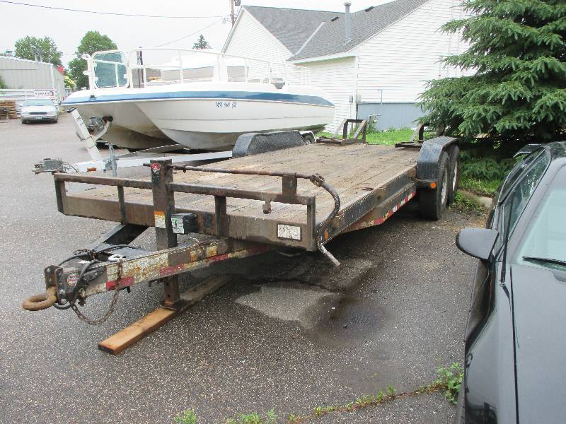 lot 3 image: Load Trail Trailer