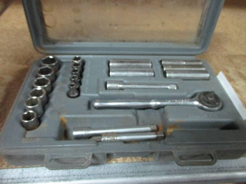 lot 30 image: Metric socket set