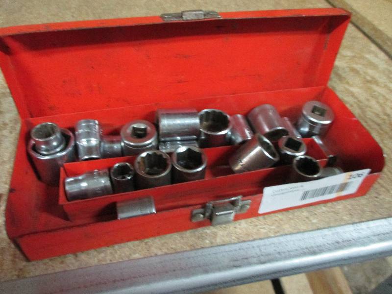 lot 32 image: sockets