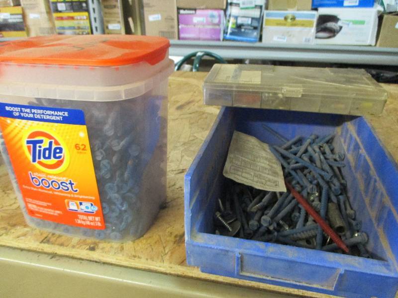 lot 41 image: concrete screws