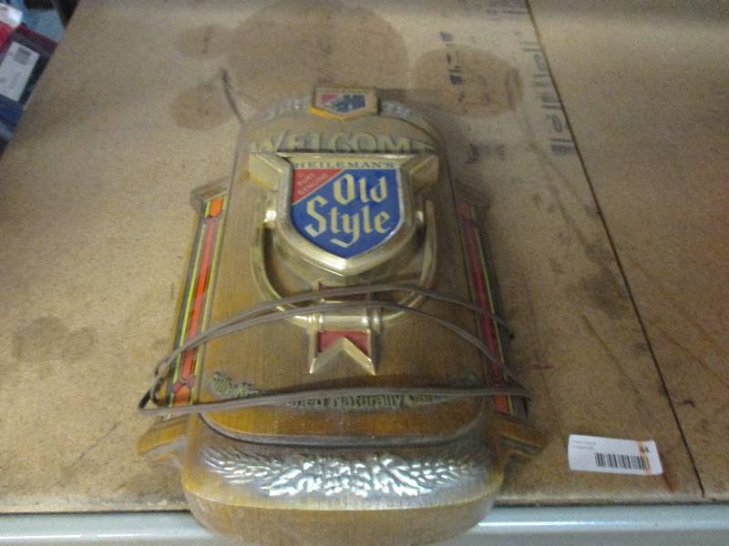 lot 44 image: Old Style light