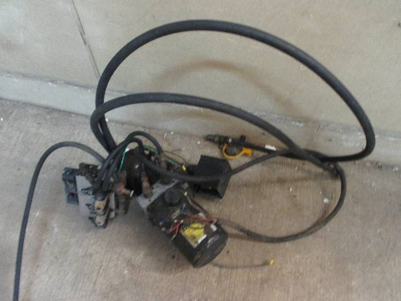 lot 62 image: Boss snowplow hydraulic system