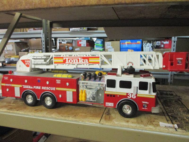 lot 63 image: Tonka fire truck