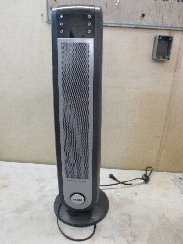 lot 72 image: Lasko heater