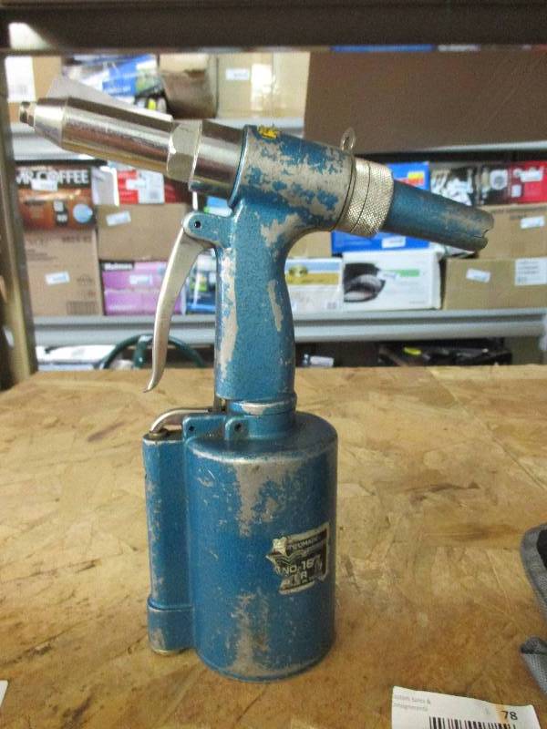 lot 77 image: air rivet gun