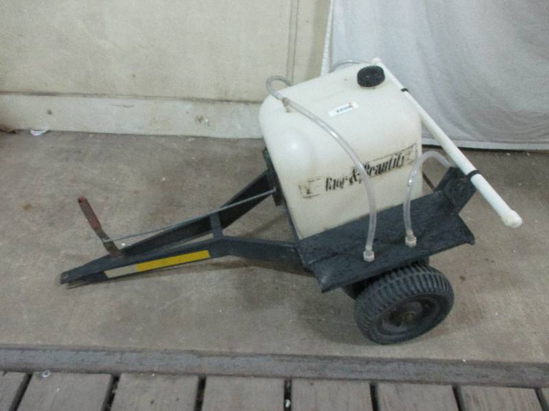 lot 84 image: Sprayer
